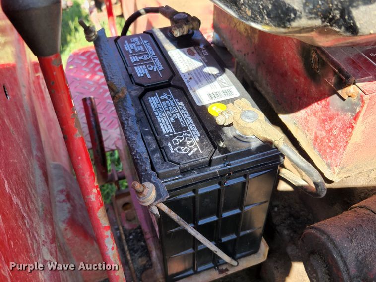 image for item MK9273 International Harvester 284  tractor