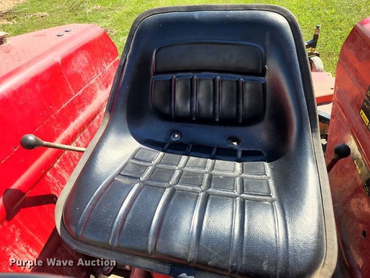 image for item MK9273 International Harvester 284  tractor