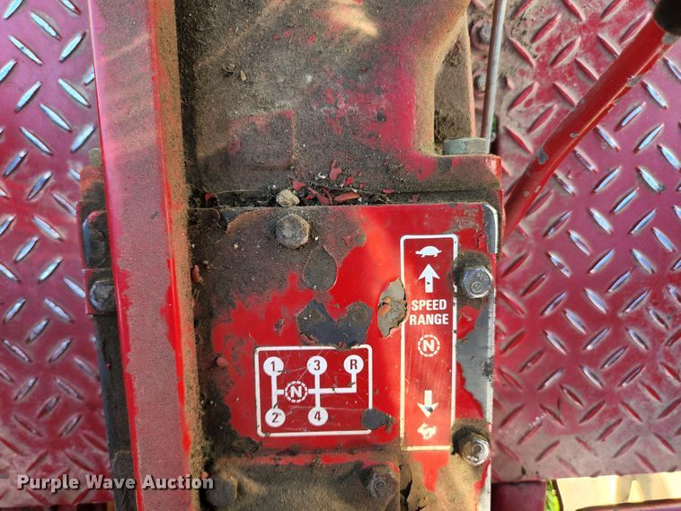 image for item MK9273 International Harvester 284  tractor