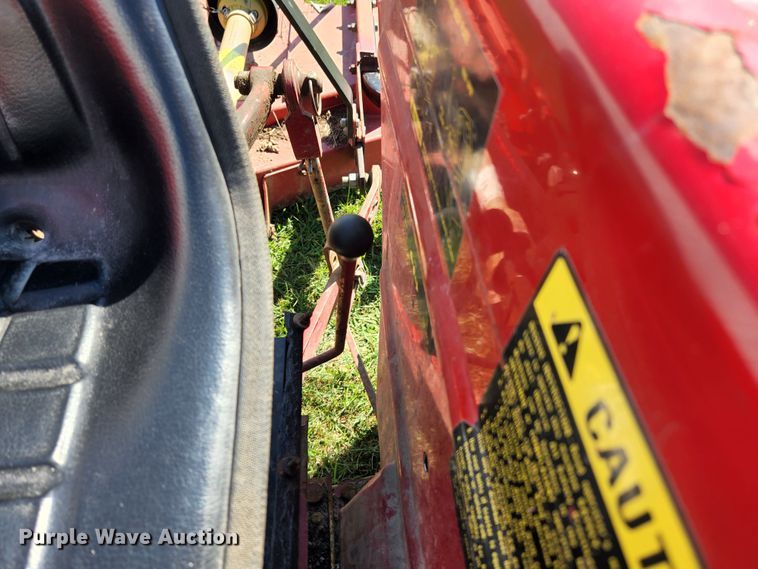 image for item MK9273 International Harvester 284  tractor