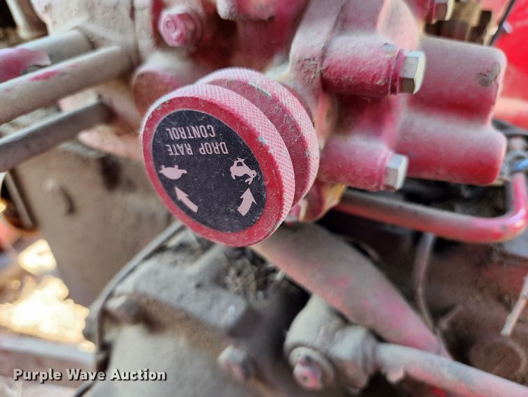 image for item MK9273 International Harvester 284  tractor