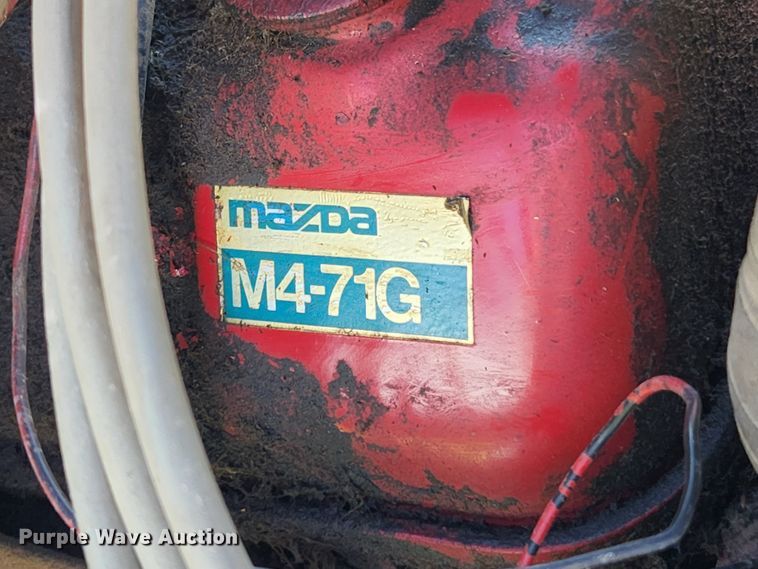 image for item MK9273 International Harvester 284  tractor