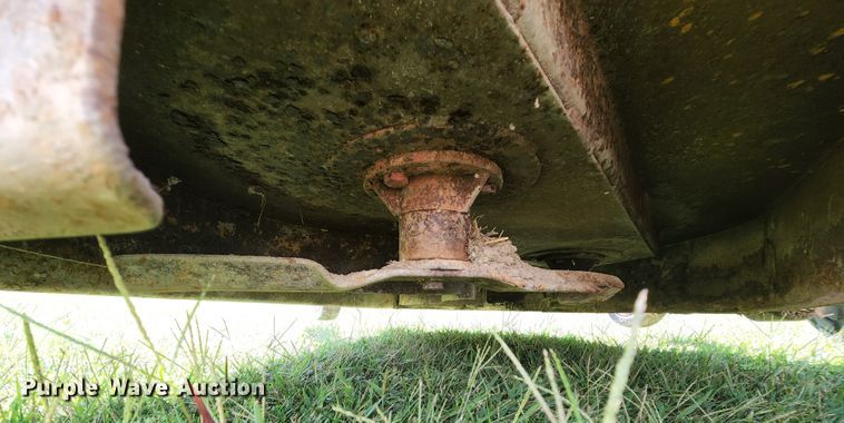 image for item MK9273 International Harvester 284  tractor