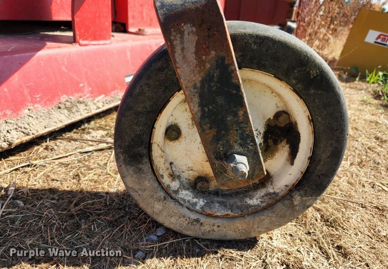 image for item MK9273 International Harvester 284  tractor