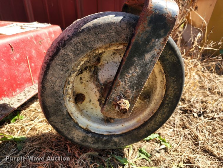 image for item MK9273 International Harvester 284  tractor