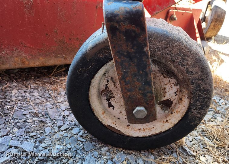 image for item MK9273 International Harvester 284  tractor