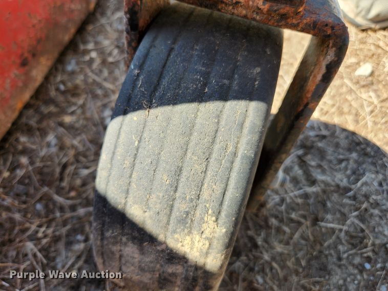 image for item MK9273 International Harvester 284  tractor