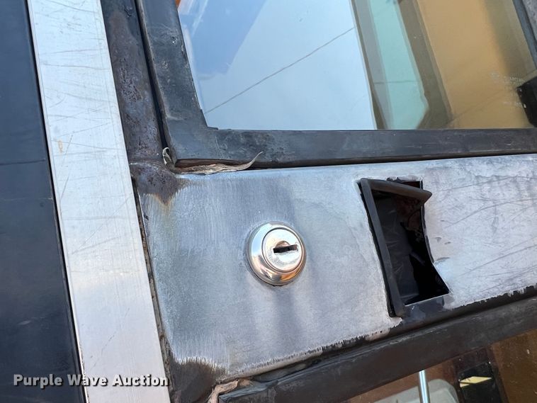 image for item MQ9807 2001 International 3800  school bus