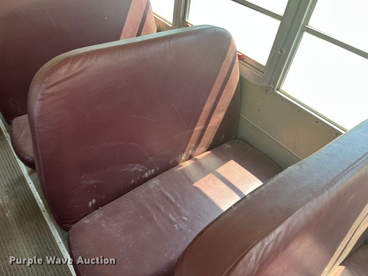 image for item MQ9807 2001 International 3800  school bus