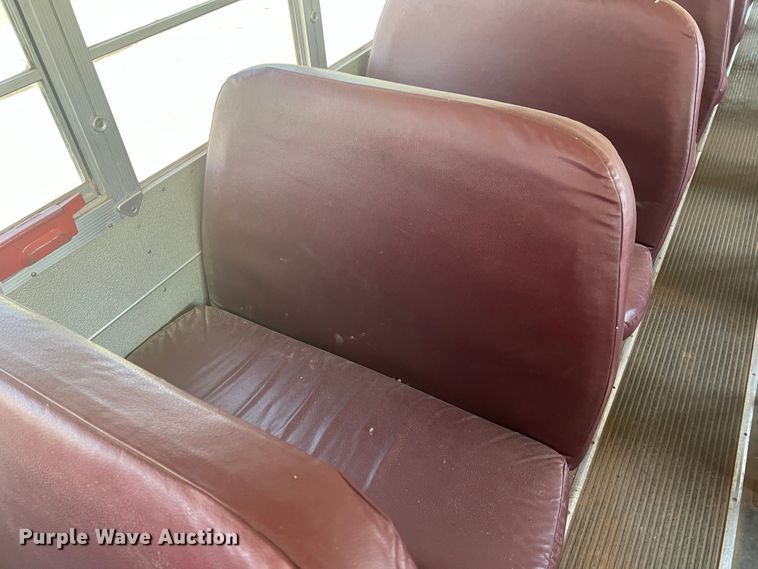 image for item MQ9807 2001 International 3800  school bus