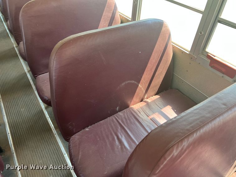 image for item MQ9807 2001 International 3800  school bus