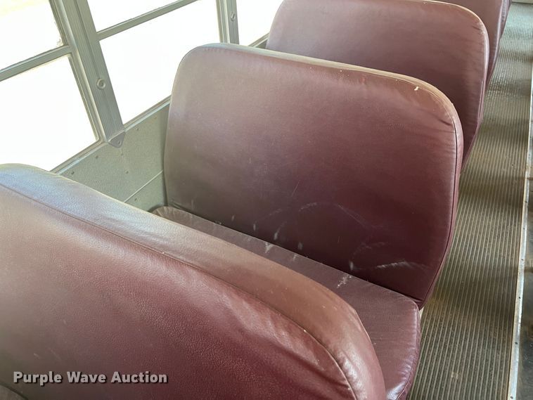 image for item MQ9807 2001 International 3800  school bus