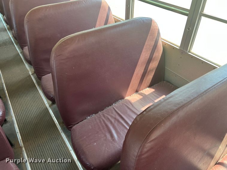 image for item MQ9807 2001 International 3800  school bus