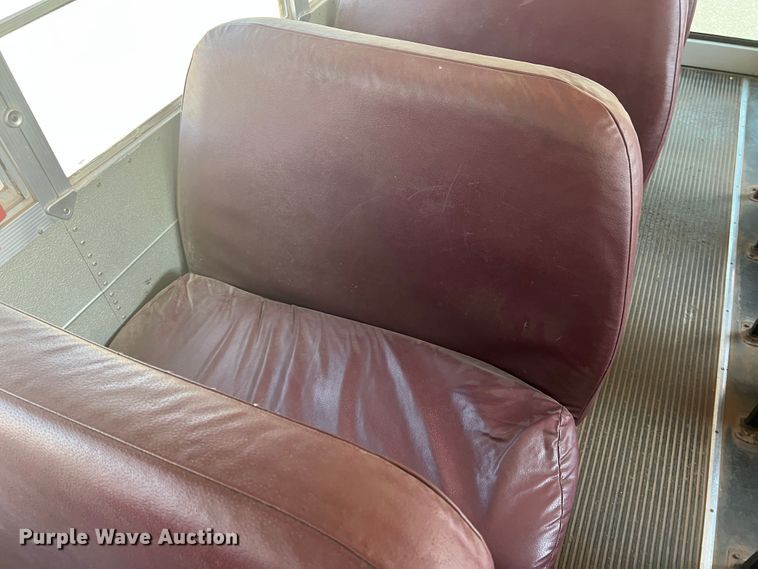 image for item MQ9807 2001 International 3800  school bus