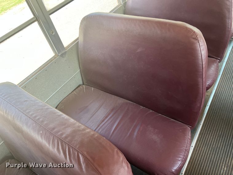 image for item MQ9807 2001 International 3800  school bus