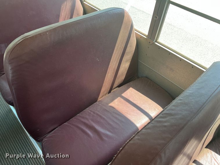 image for item MQ9807 2001 International 3800  school bus