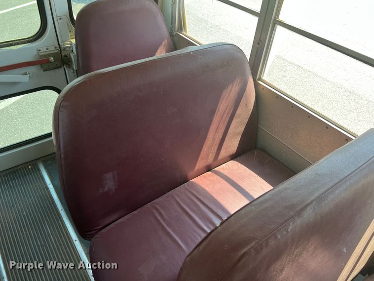 image for item MQ9807 2001 International 3800  school bus