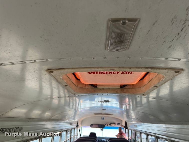 image for item MQ9807 2001 International 3800  school bus