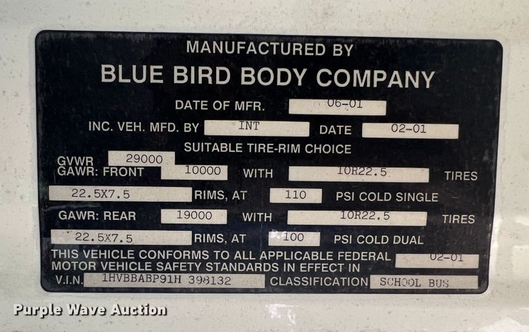 image for item MQ9807 2001 International 3800  school bus