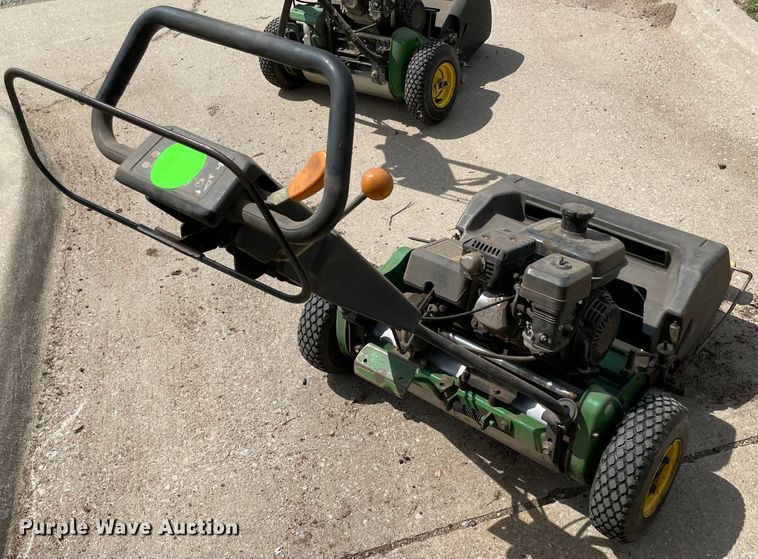 image for item MR9300 John Deere 220A  greens mower