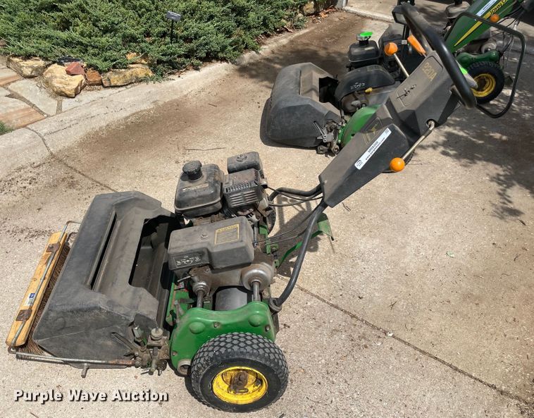 image for item MR9300 John Deere 220A  greens mower