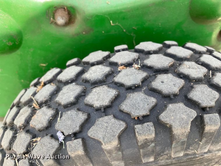 image for item MR9300 John Deere 220A  greens mower