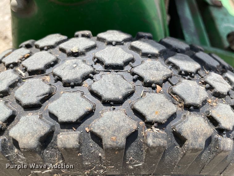 image for item MR9300 John Deere 220A  greens mower