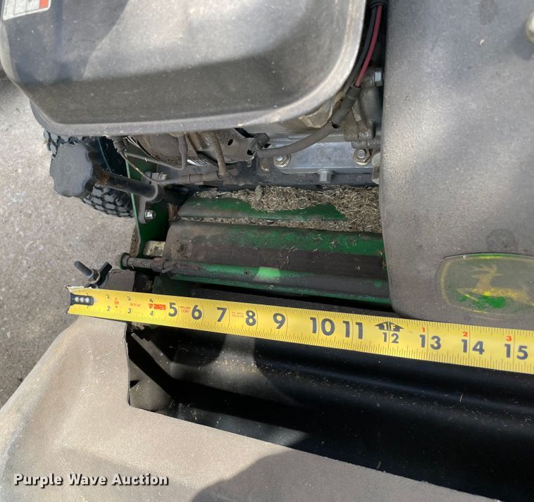 image for item MR9301 John Deere 220SL  greens mower