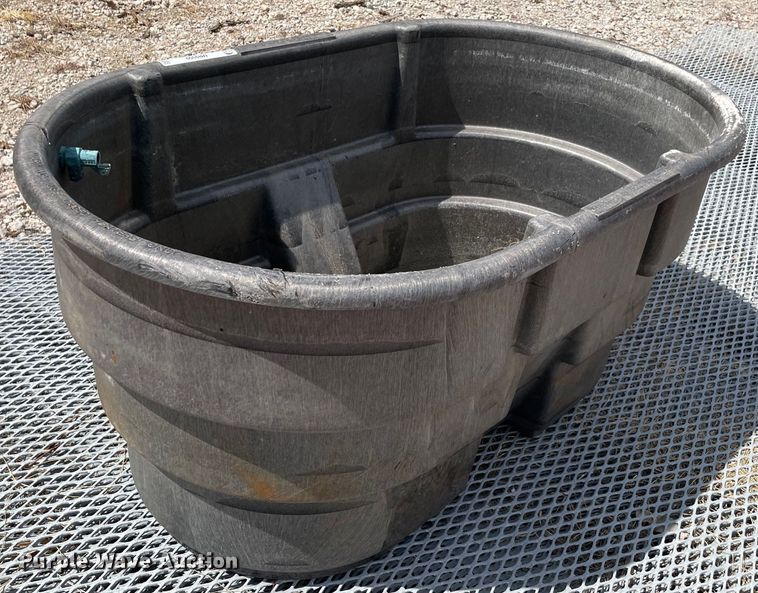 image for item MR9309 Rubbermaid  100 gallon livestock tank