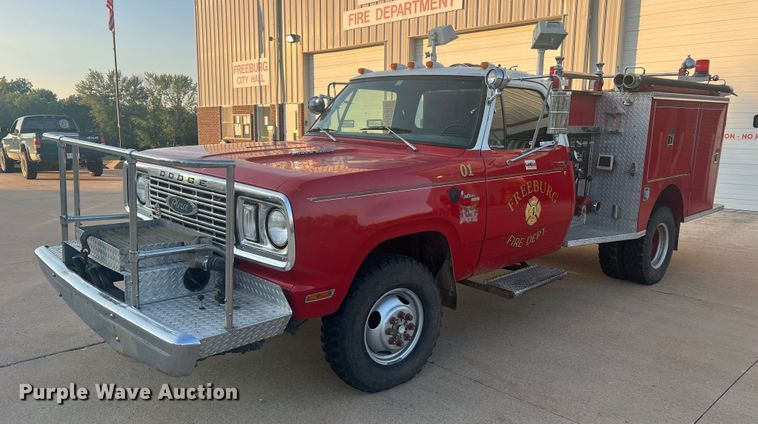 image for item MR9885 1978 Dodge W40 Custom 400  brush fire truck
