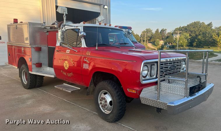 image for item MR9885 1978 Dodge W40 Custom 400  brush fire truck