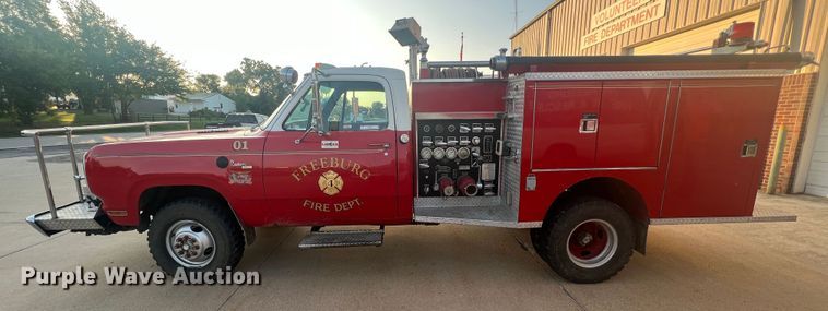 image for item MR9885 1978 Dodge W40 Custom 400  brush fire truck