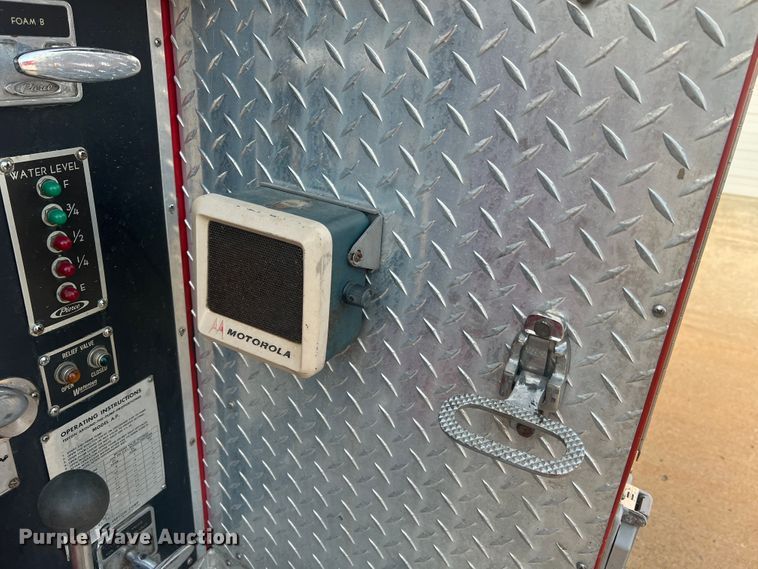 image for item MR9885 1978 Dodge W40 Custom 400  brush fire truck