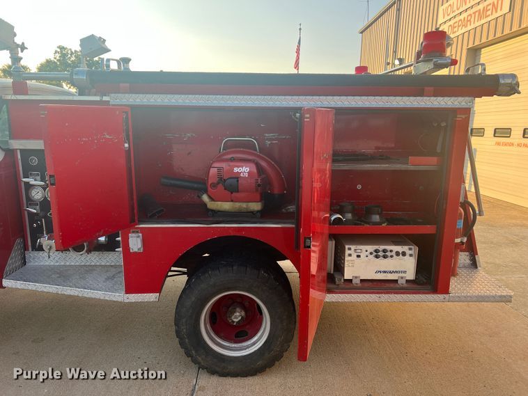 image for item MR9885 1978 Dodge W40 Custom 400  brush fire truck