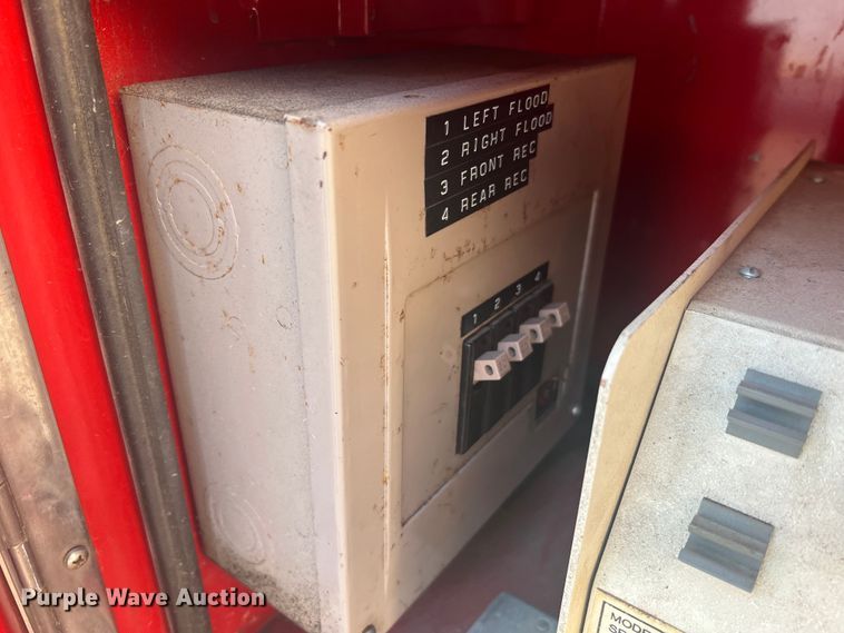 image for item MR9885 1978 Dodge W40 Custom 400  brush fire truck