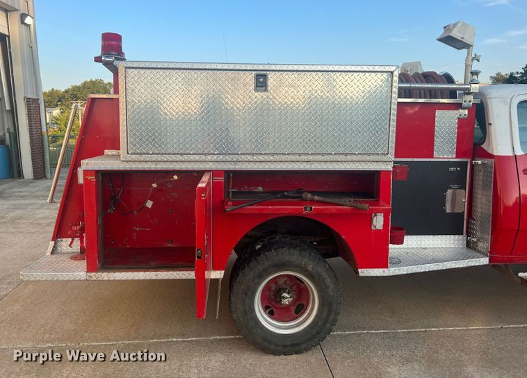 image for item MR9885 1978 Dodge W40 Custom 400  brush fire truck