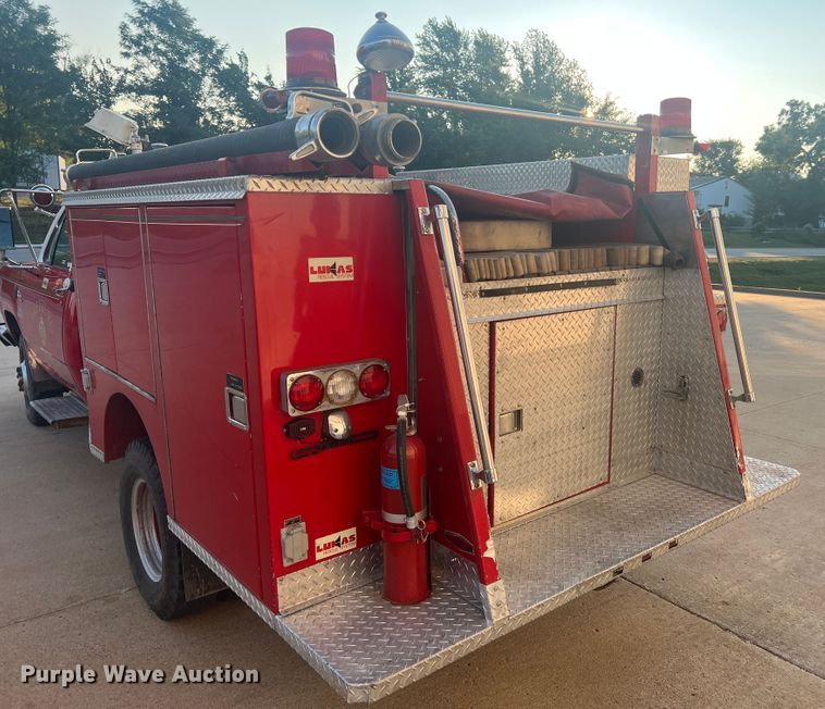 image for item MR9885 1978 Dodge W40 Custom 400  brush fire truck