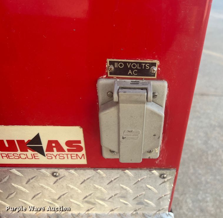 image for item MR9885 1978 Dodge W40 Custom 400  brush fire truck