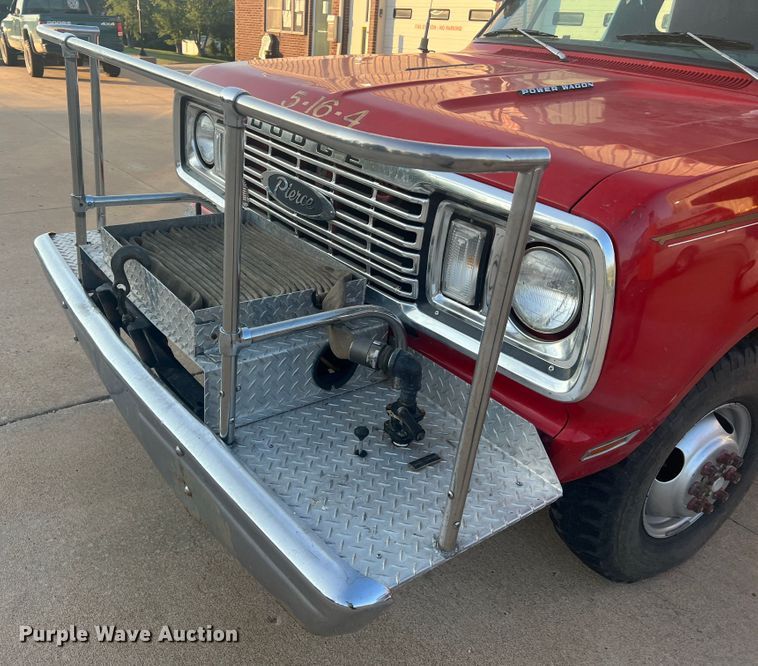 image for item MR9885 1978 Dodge W40 Custom 400  brush fire truck