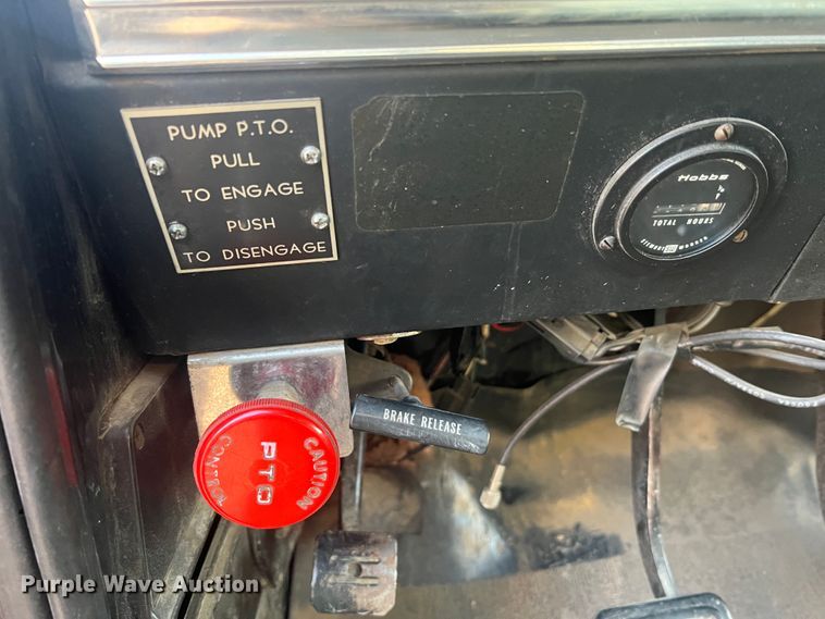 image for item MR9885 1978 Dodge W40 Custom 400  brush fire truck