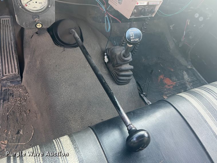 image for item MR9885 1978 Dodge W40 Custom 400  brush fire truck