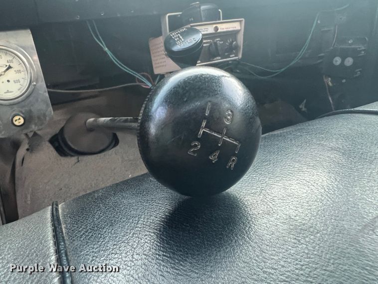 image for item MR9885 1978 Dodge W40 Custom 400  brush fire truck