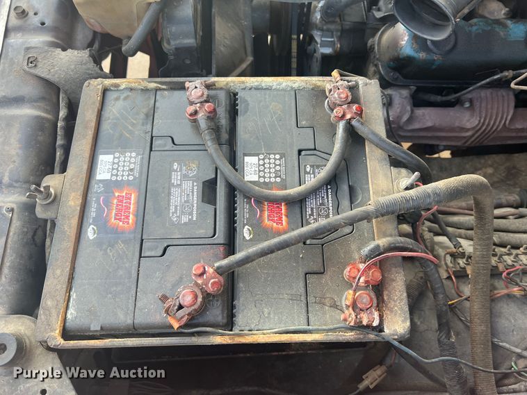 image for item MR9885 1978 Dodge W40 Custom 400  brush fire truck