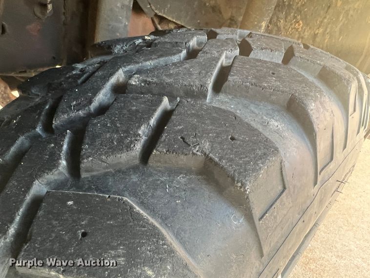 image for item MR9885 1978 Dodge W40 Custom 400  brush fire truck