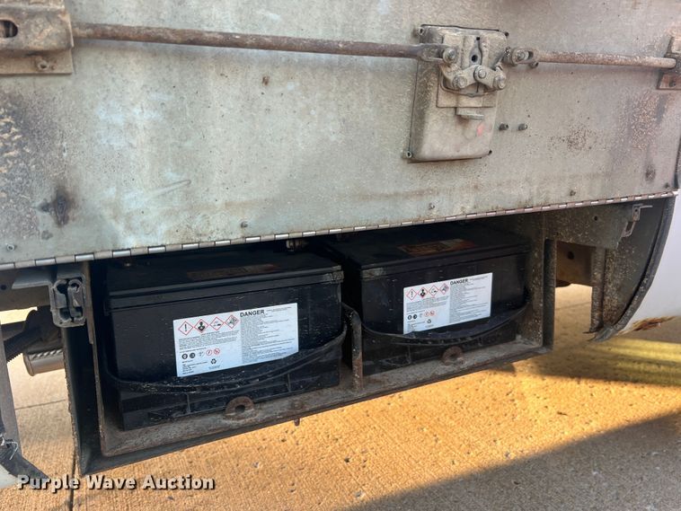 image for item MR9886 1991 Dodge Ram Wagon B350  rescue vehicle