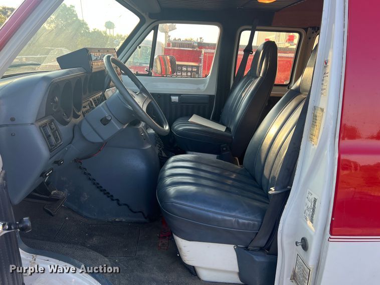 image for item MR9886 1991 Dodge Ram Wagon B350  rescue vehicle