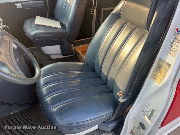 image for item MR9886 1991 Dodge Ram Wagon B350  rescue vehicle