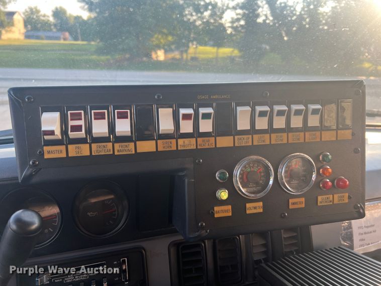 image for item MR9886 1991 Dodge Ram Wagon B350  rescue vehicle