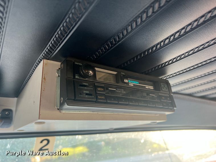 image for item MR9886 1991 Dodge Ram Wagon B350  rescue vehicle