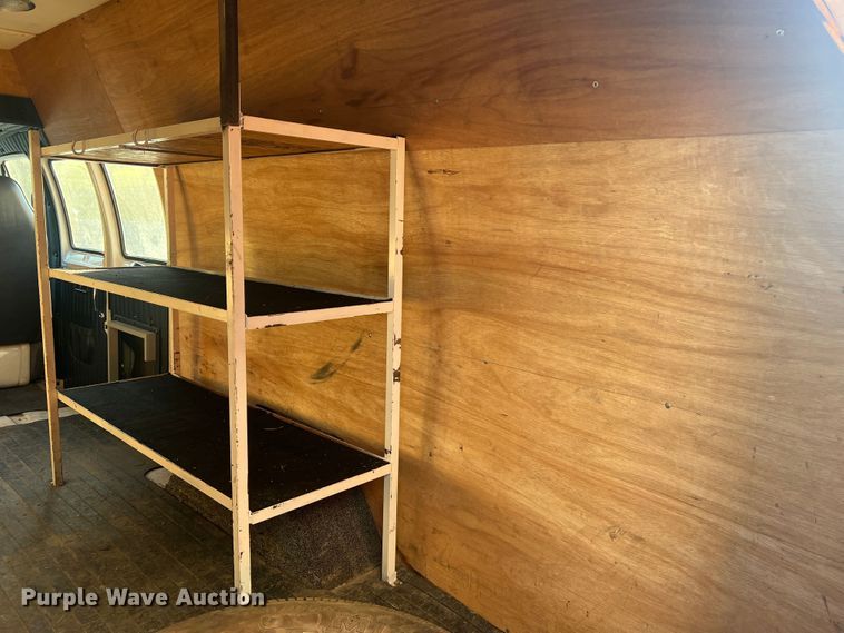 image for item MR9886 1991 Dodge Ram Wagon B350  rescue vehicle